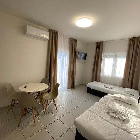 Opalium Beach Front Suites Потос Екстер'єр фото