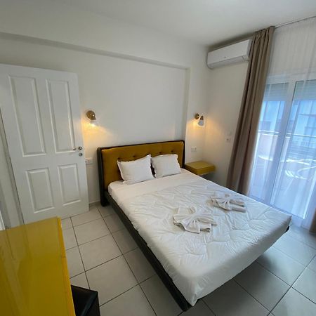Opalium Beach Front Suites Потос Екстер'єр фото