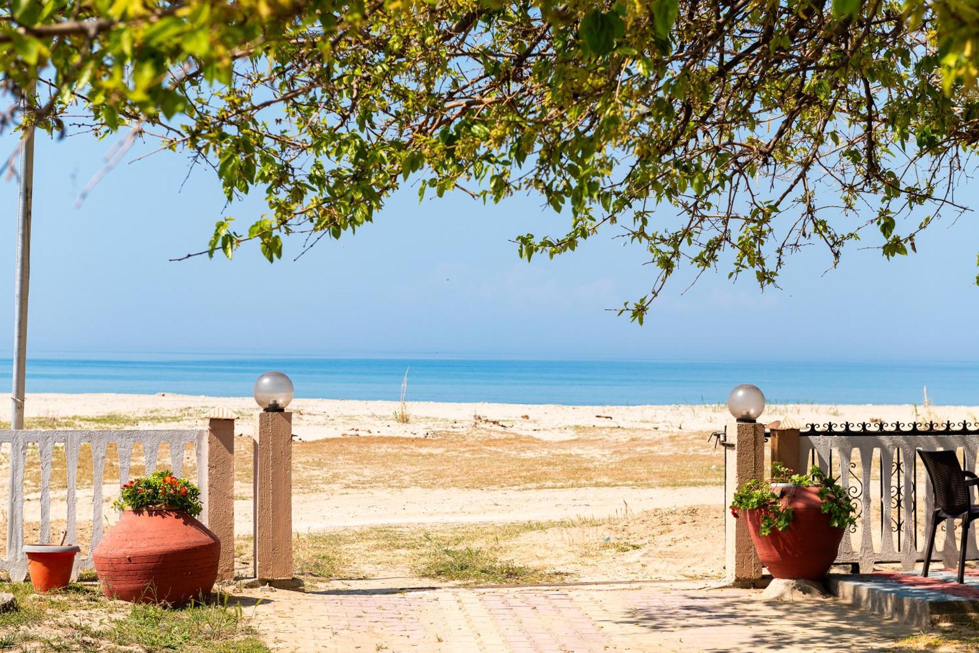Opalium Beach Front Suites Потос Екстер'єр фото