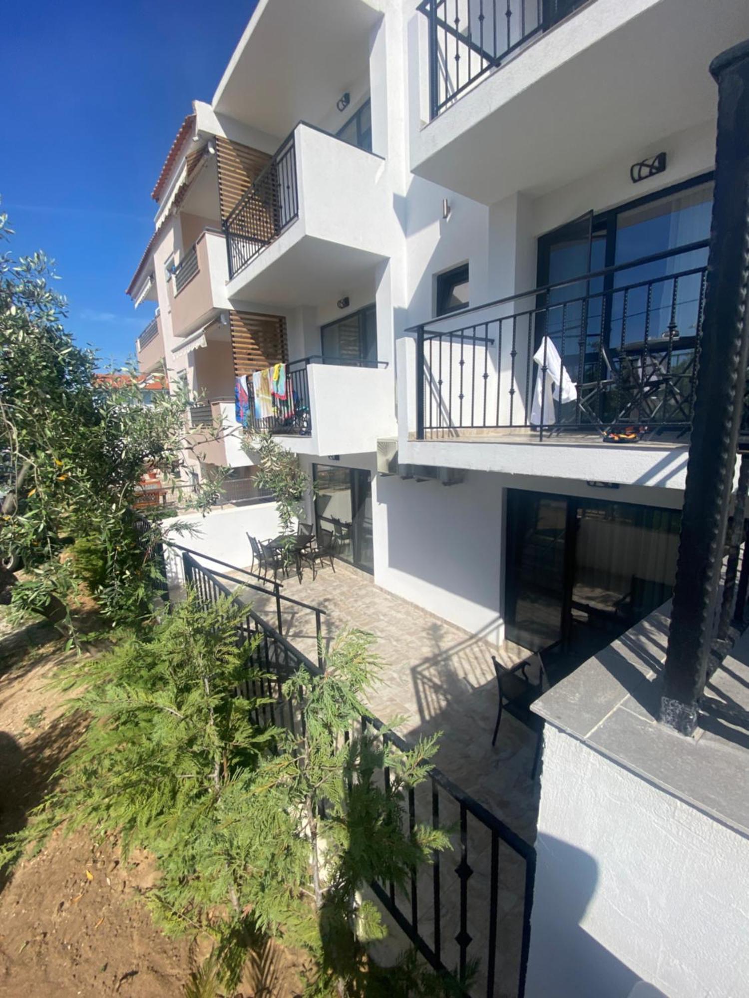 Opalium Beach Front Suites Потос Екстер'єр фото