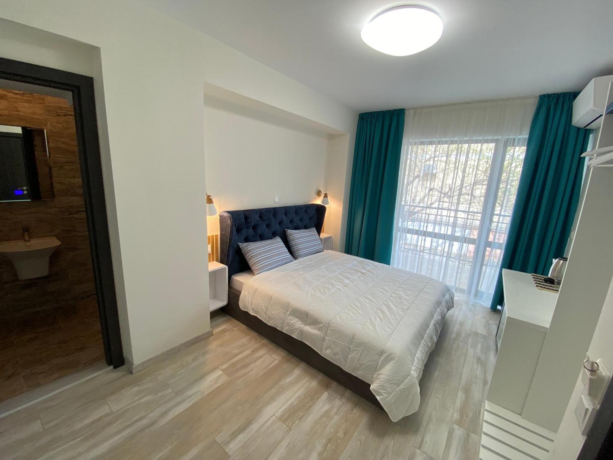 Opalium Beach Front Suites Потос Екстер'єр фото