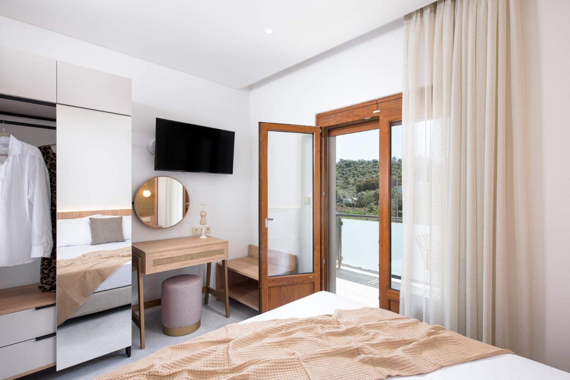 Opalium Beach Front Suites Потос Екстер'єр фото