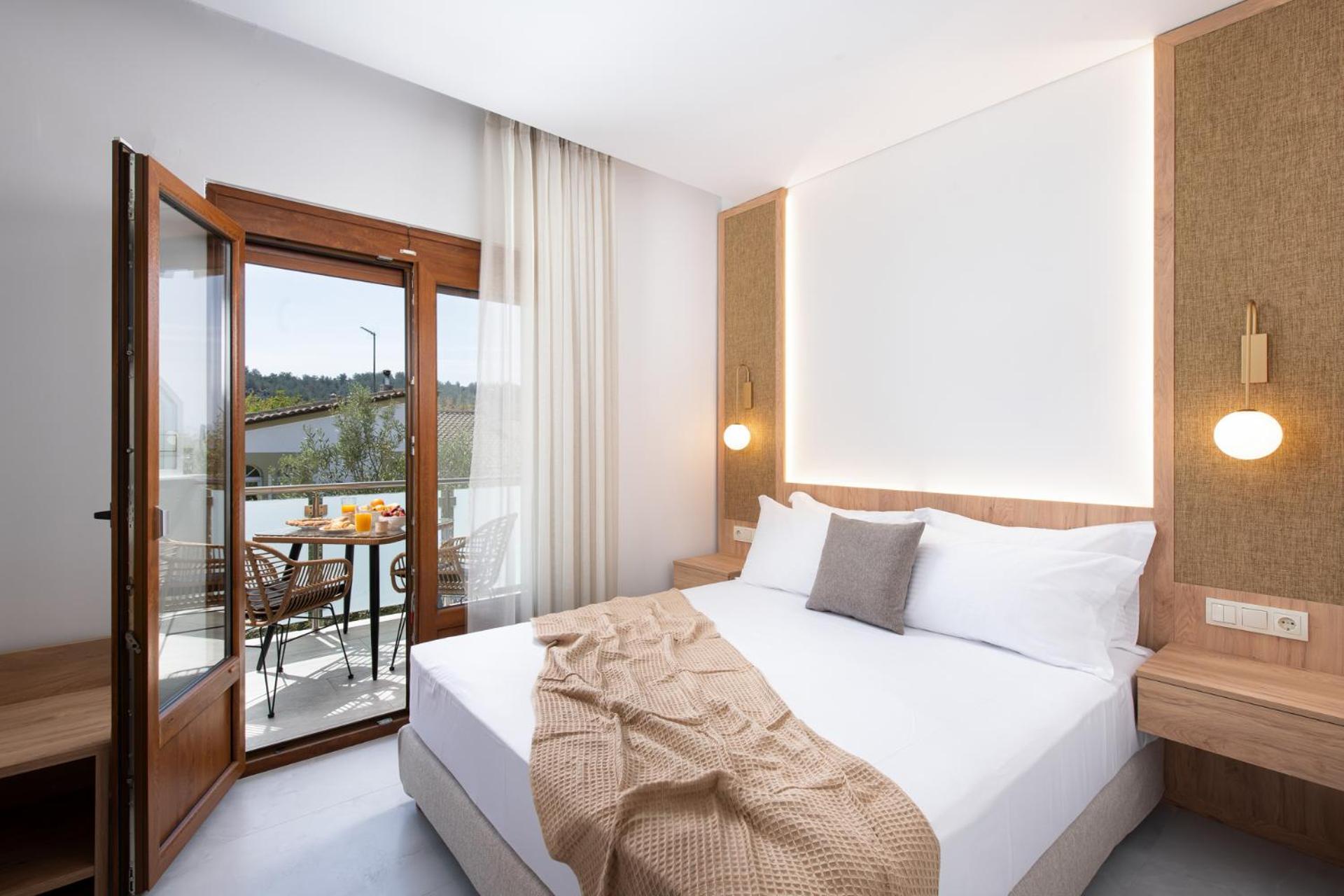 Opalium Beach Front Suites Потос Екстер'єр фото